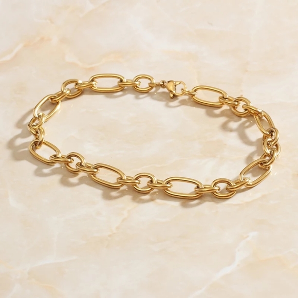Brand new chain bracelet
